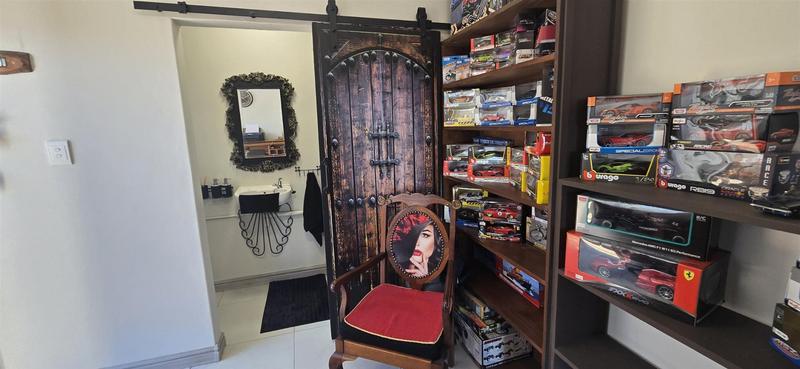 6 Bedroom Property for Sale in Reebok Western Cape